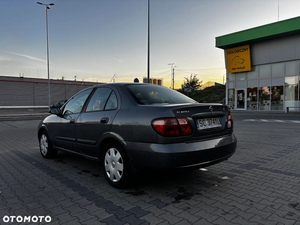 Nissan Almera 1.5 Base - 3