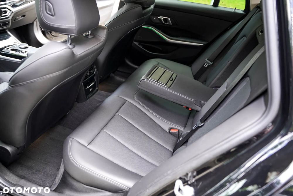 BMW Seria 3 320d Advantage sport - 22