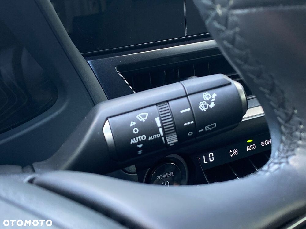 Lexus UX 250h GPF Business 2WD - 27