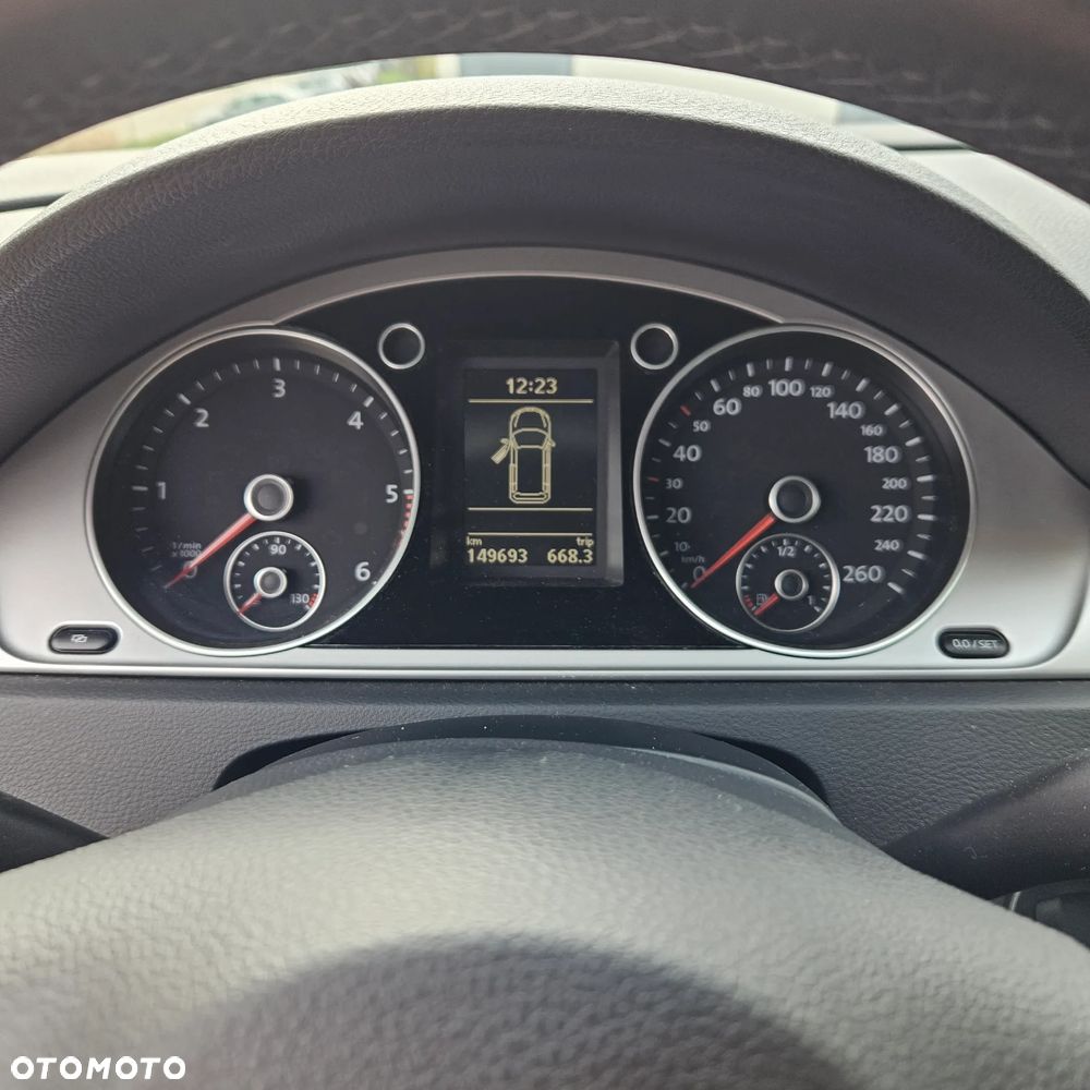 Volkswagen Passat 1.6 TDI Comfortline - 10