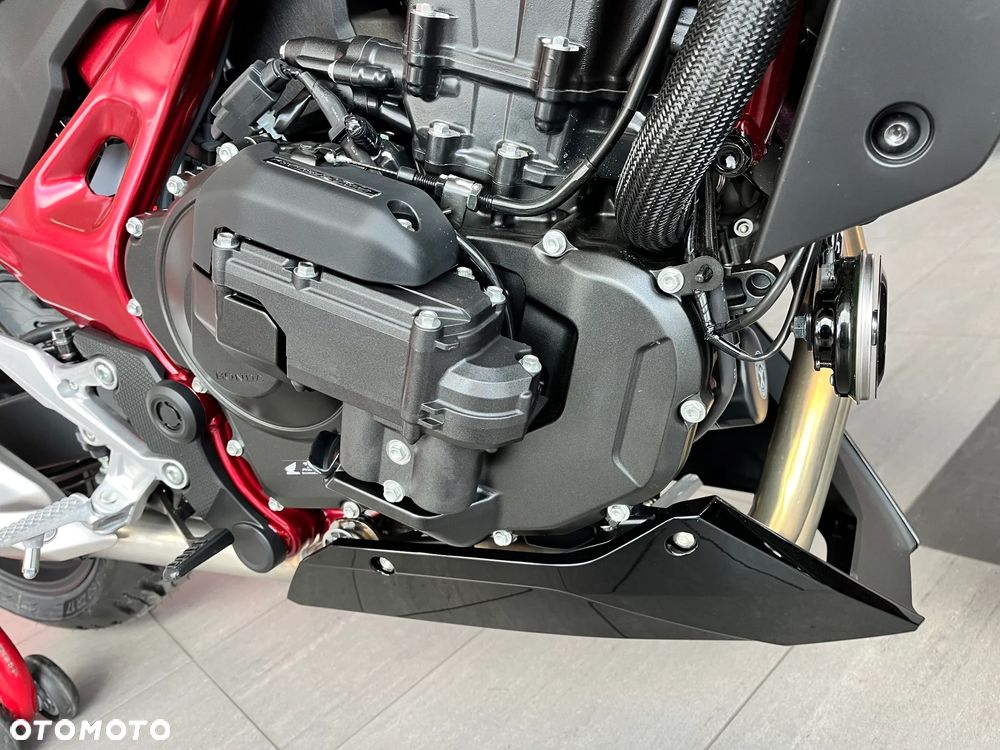 Honda CB - 8