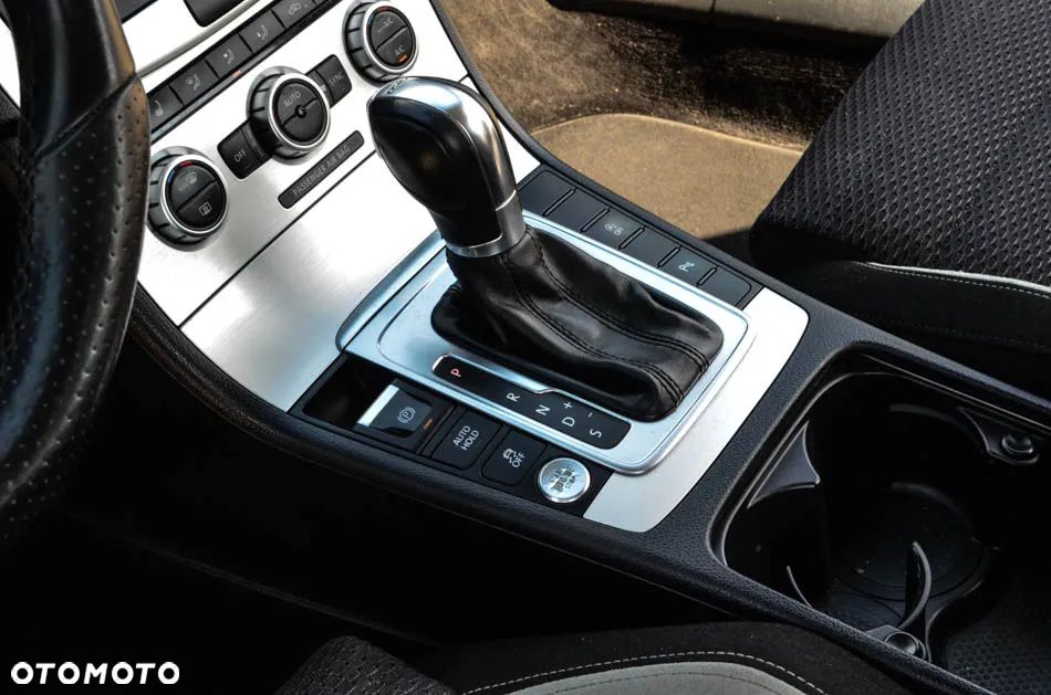 Volkswagen Passat Variant 2.0 TDI DSG BlueMotion Technology R-Line - 40