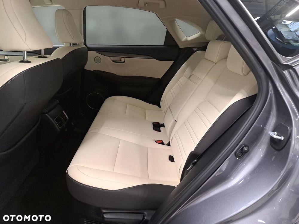 Lexus NX 300 F Impression AWD - 23