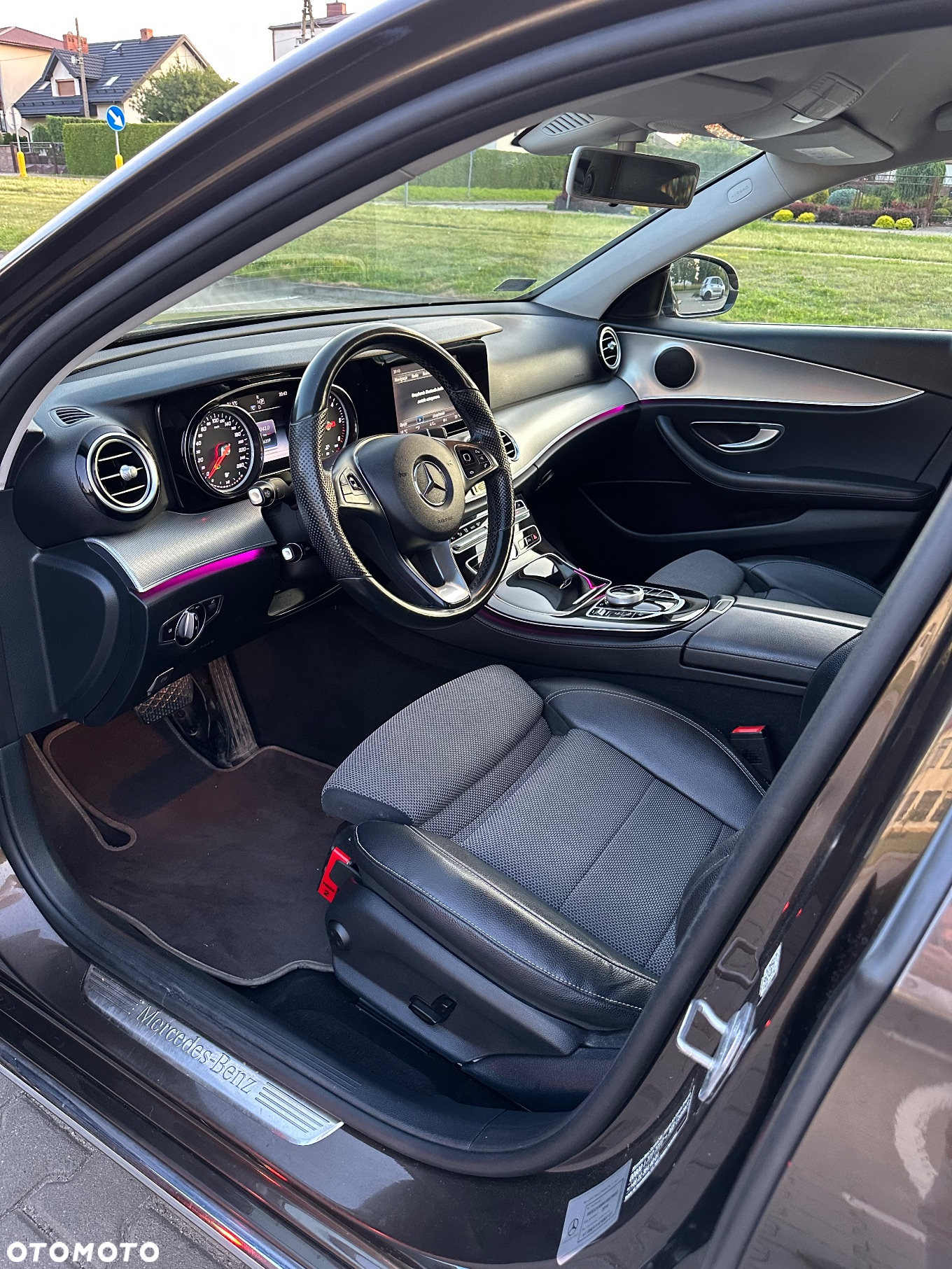 Mercedes-Benz Klasa E 220 d 9G-TRONIC - 16