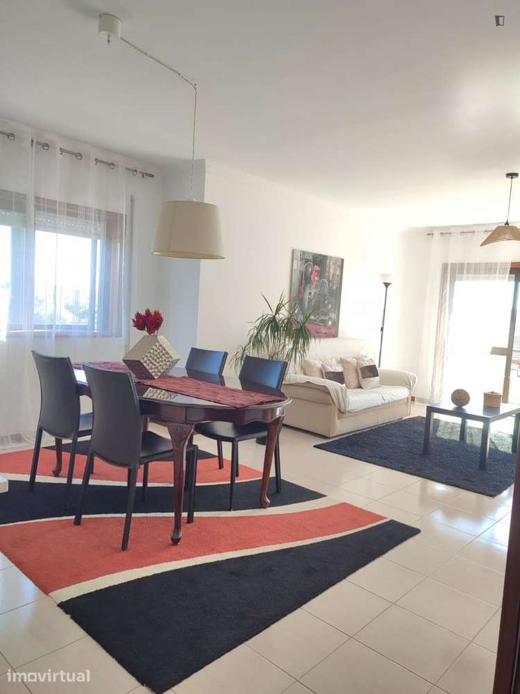 Quarto - localizado em Baguim do Monte Porto - Grande imagem: 2/7