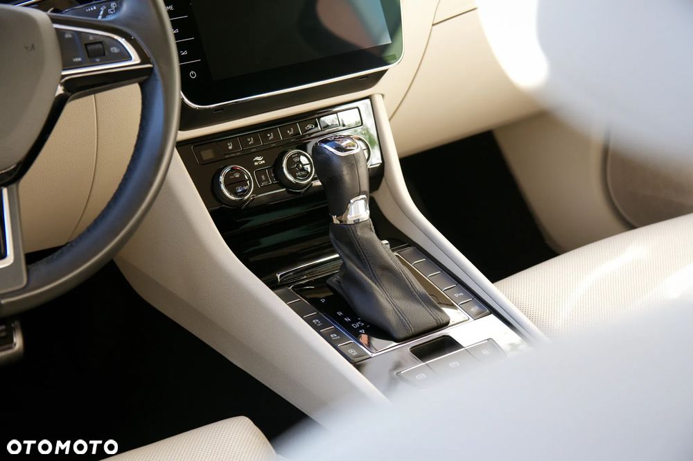 Skoda Superb 2.0 TSI L&K DSG - 21