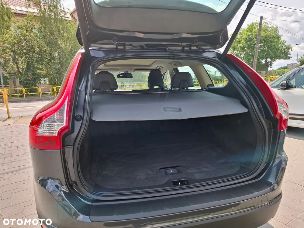 Volvo XC 60 DRIVe Momentum - 25