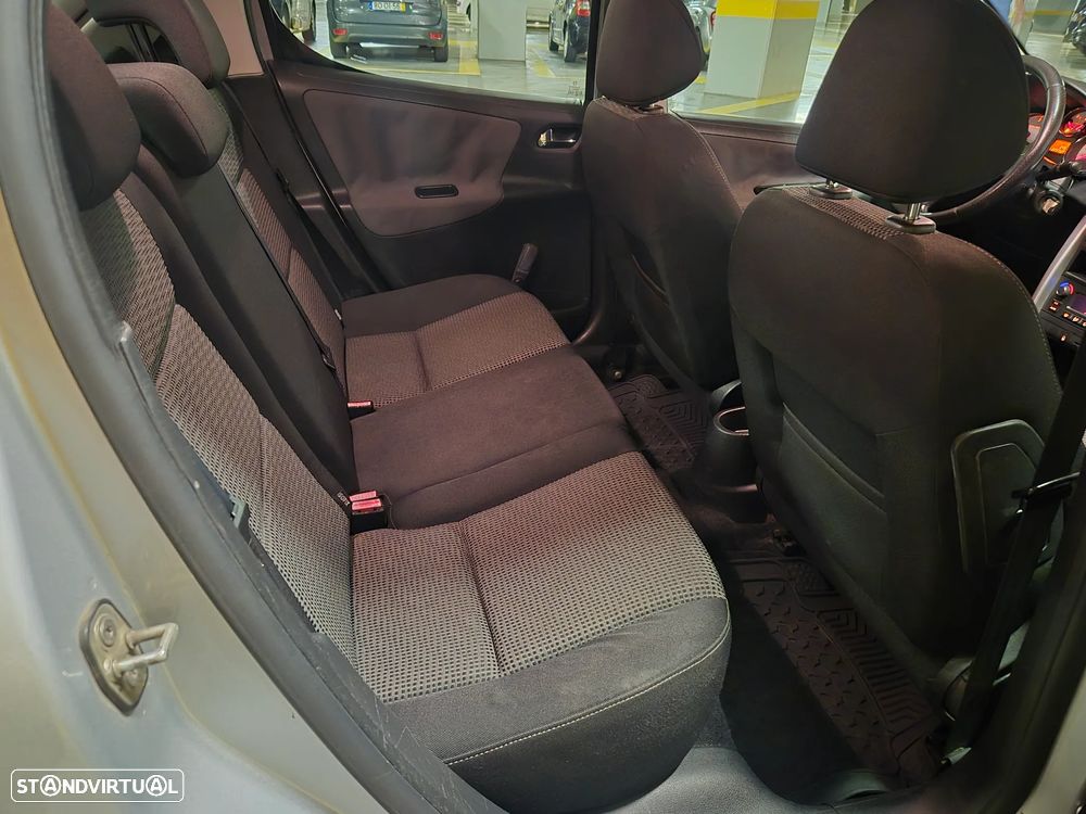 Peugeot 207 1.4 HDi Sport - 24