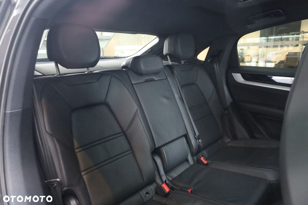 Porsche Cayenne - 25