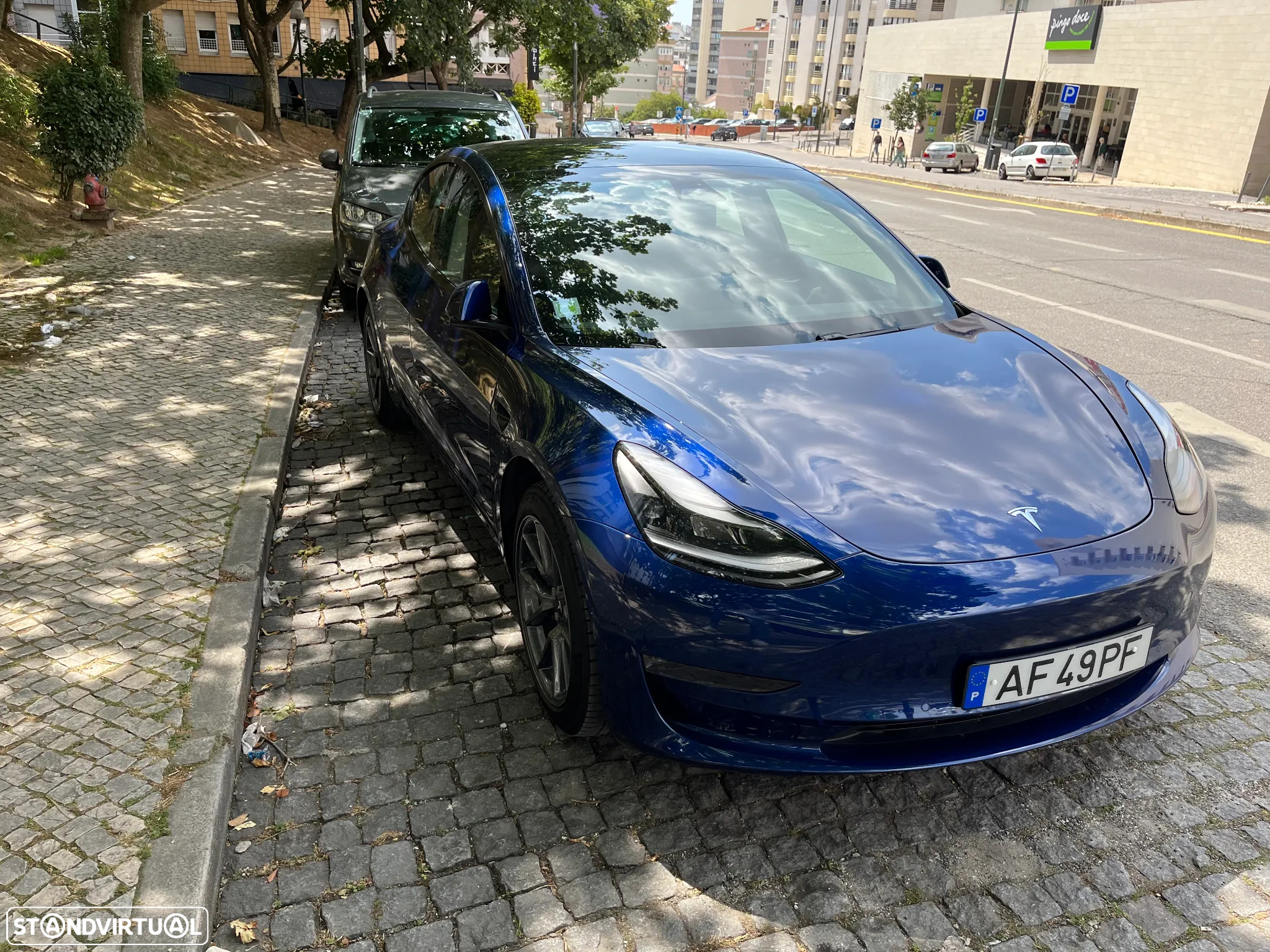 Tesla Model 3 - 4