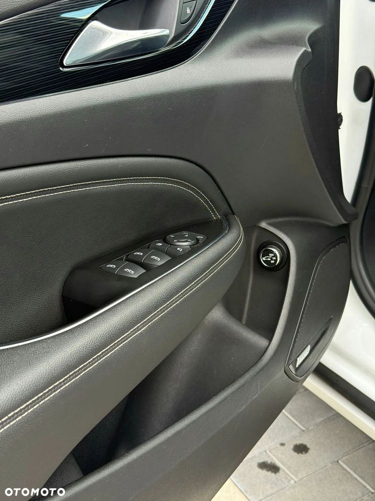 Opel Insignia 2.0 CDTI Cosmo S&S - 25