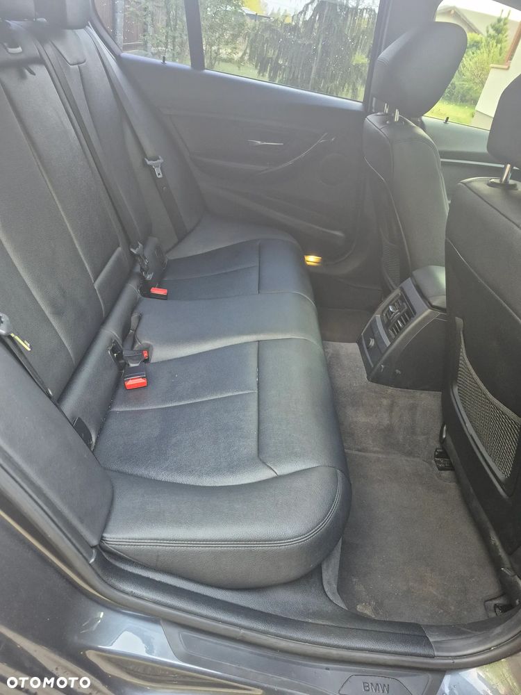 BMW Seria 3 328i - 17