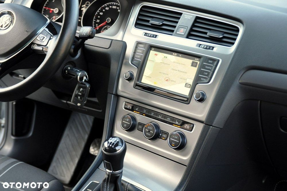 Volkswagen Golf - 27