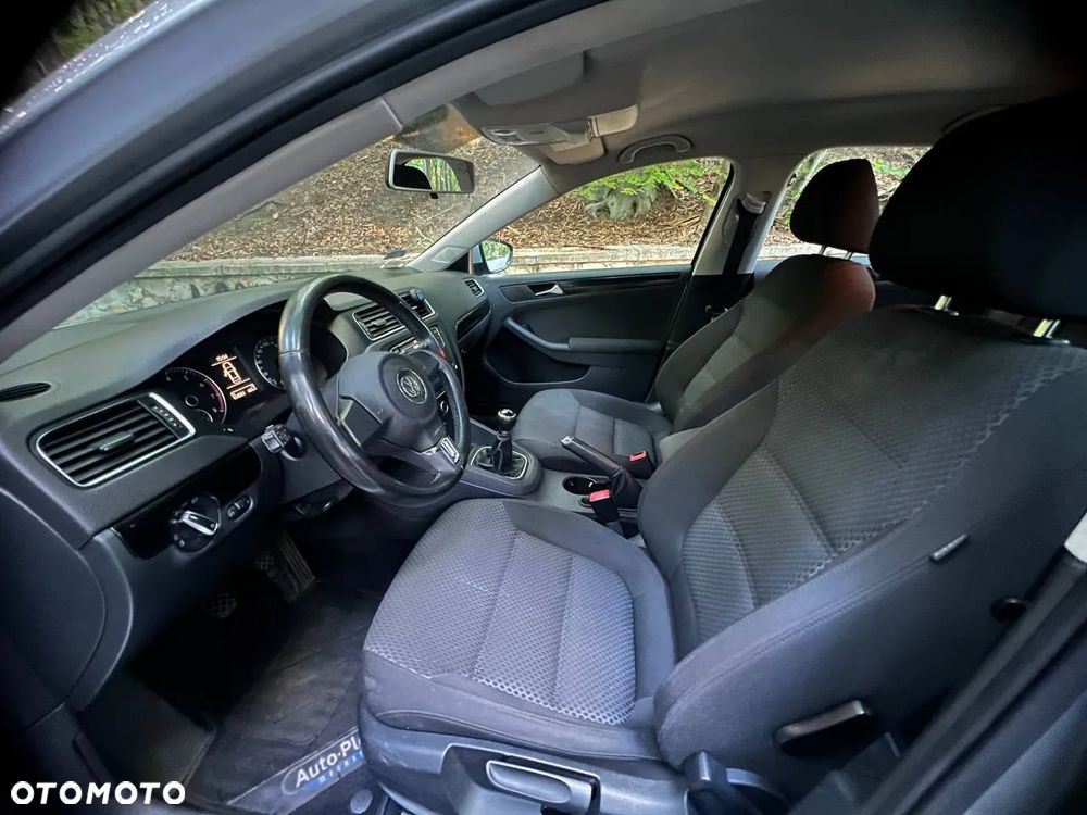 Volkswagen Jetta 1.2 TSI Comfortline - 17