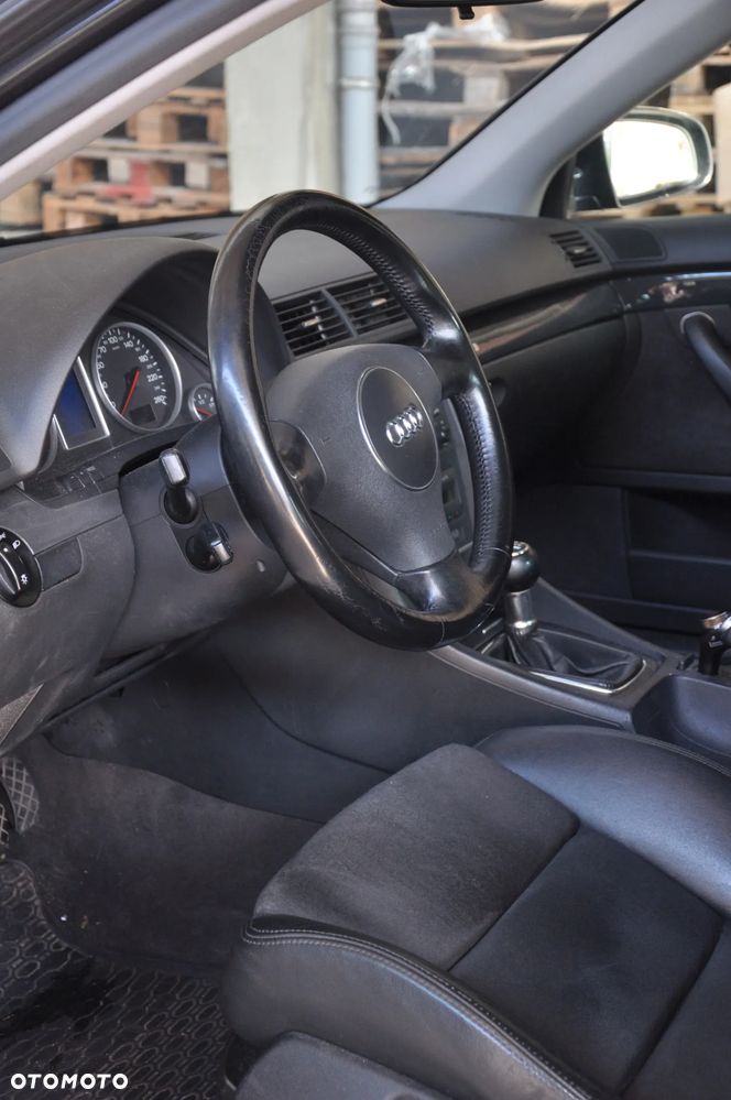 Audi A4 Limousine 1.8 T quattro - 13
