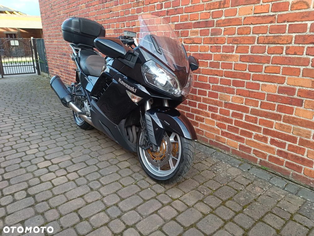 Kawasaki GTR - 12