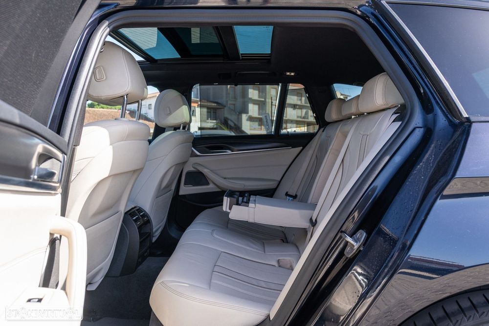 BMW 520 d Pack Desportivo M Auto - 13
