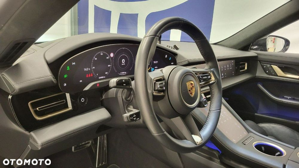 Porsche Taycan - 13