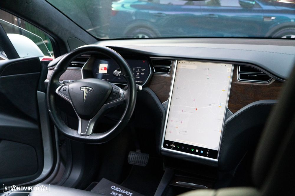 Tesla Model X 75D AWD - 11