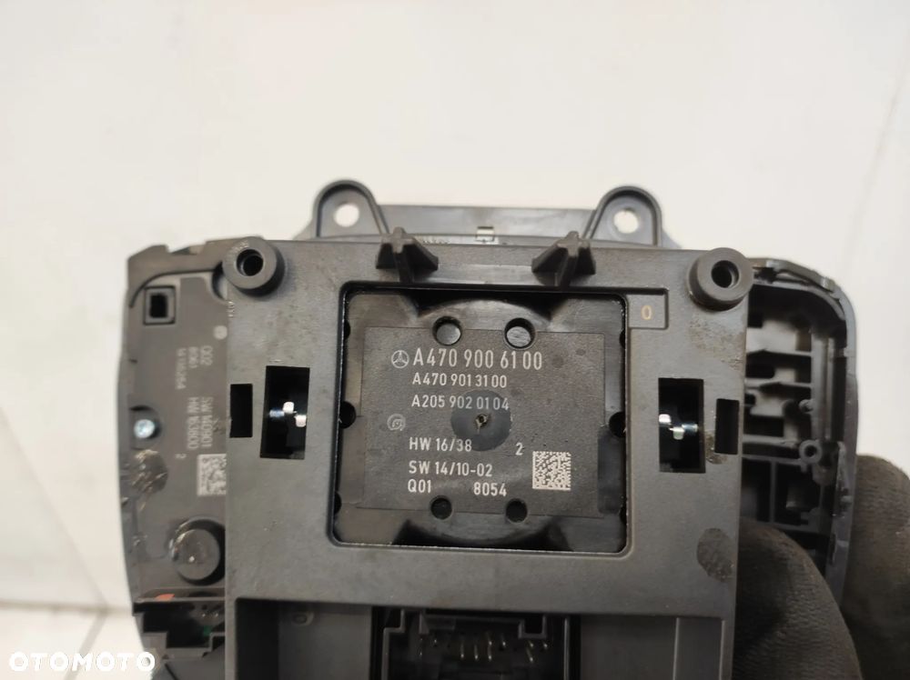 Panel kontroler sterowania radia nawigacji multimedia Mercedes X klasa W470 - 11