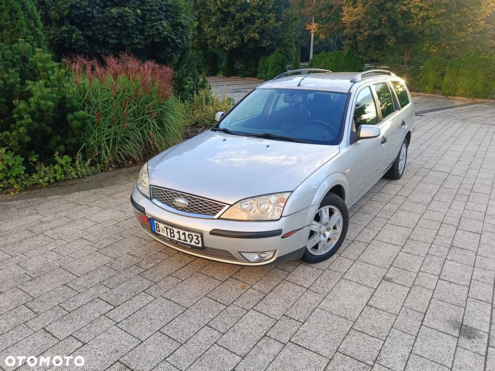 Ford Mondeo 1.8 Ghia - 12