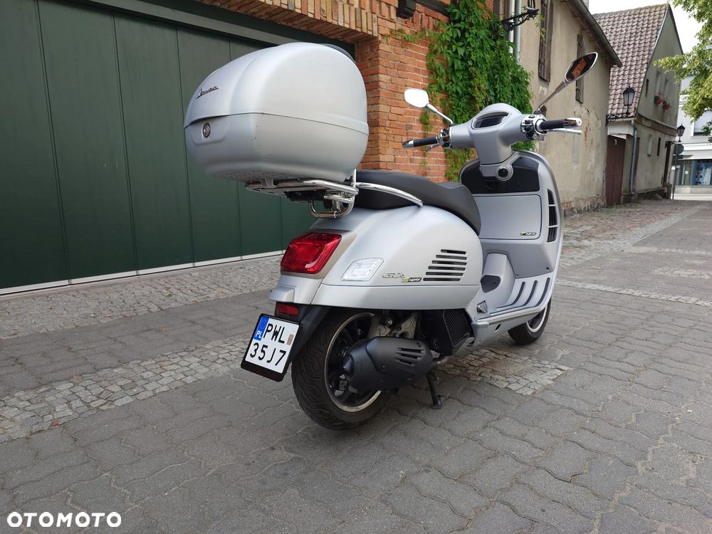 Piaggio Vespa - 3