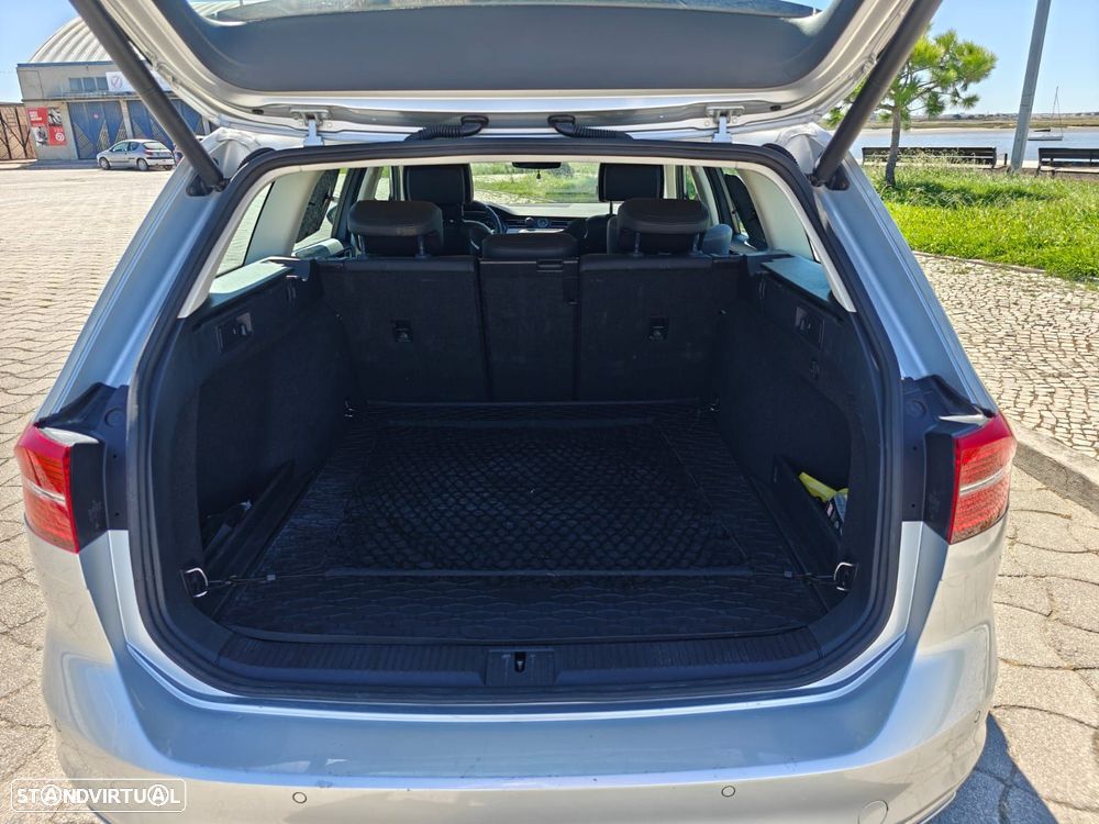 VW Passat Variant 2.0 TDI R-Line DSG - 10