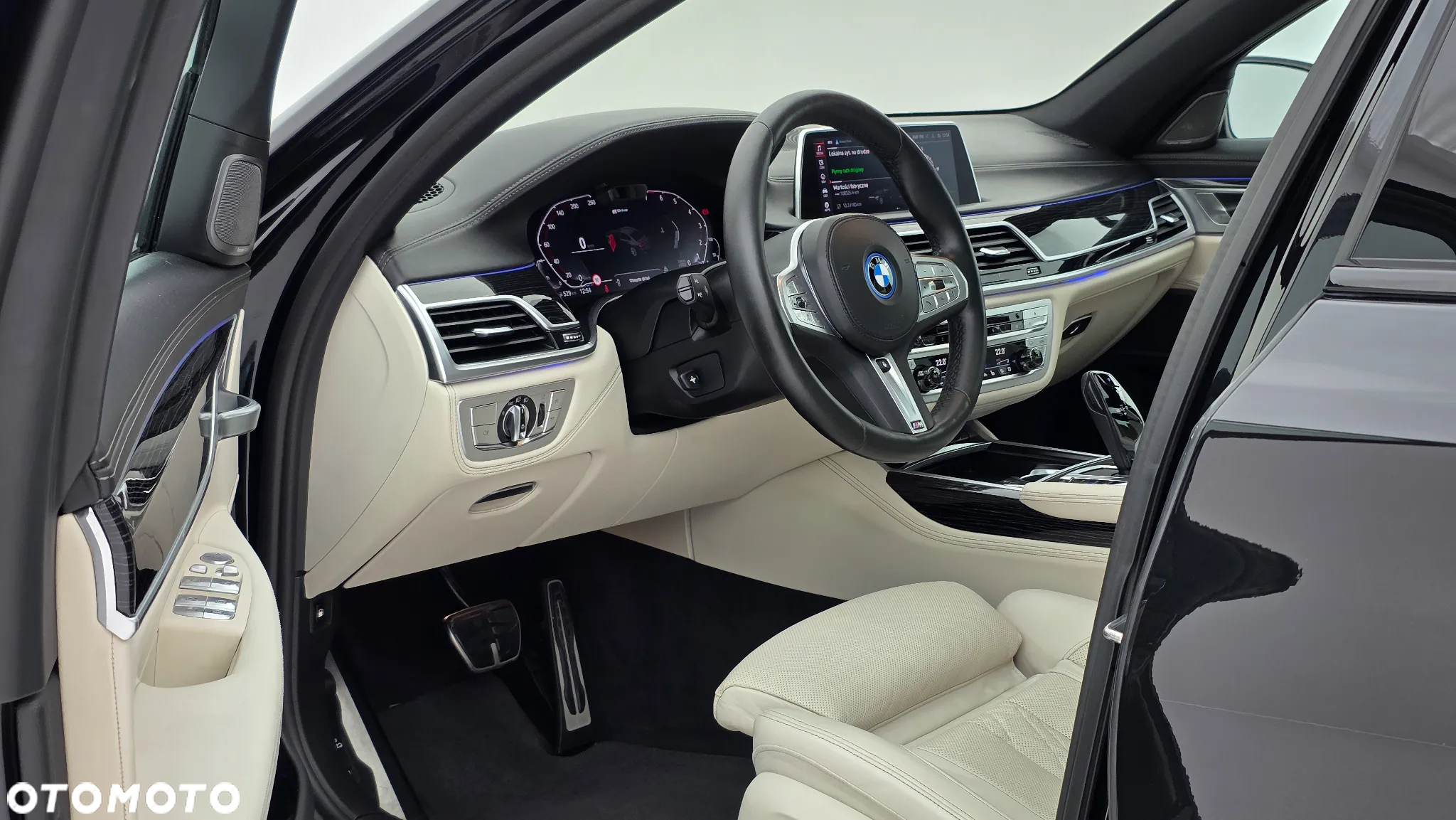 BMW Seria 7 - 32