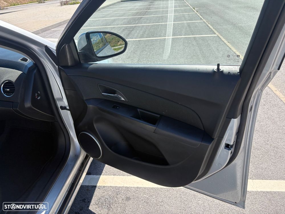 Chevrolet Cruze 1.6 LS - 16