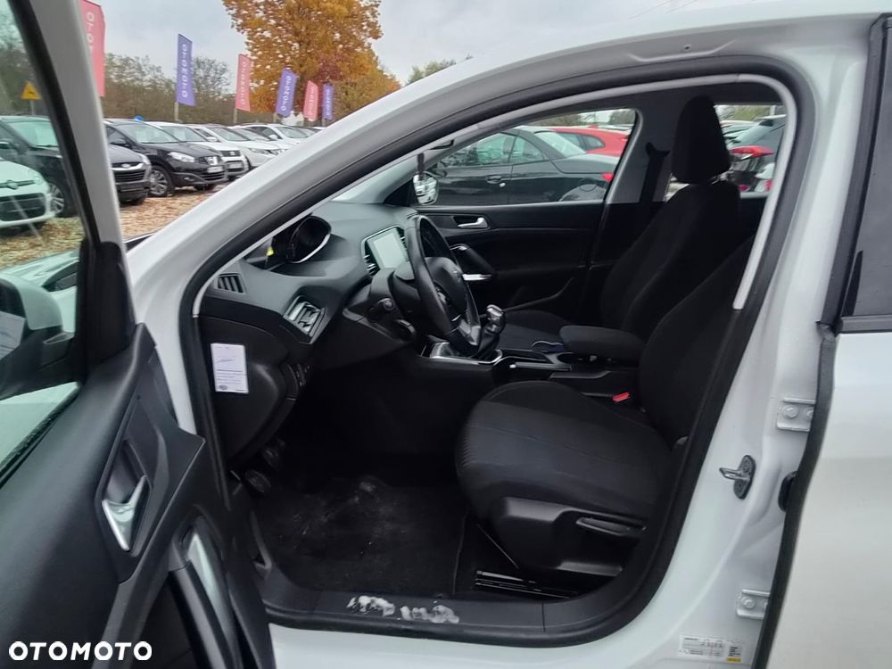 Peugeot 308 1.2 PureTech Active S&S - 28