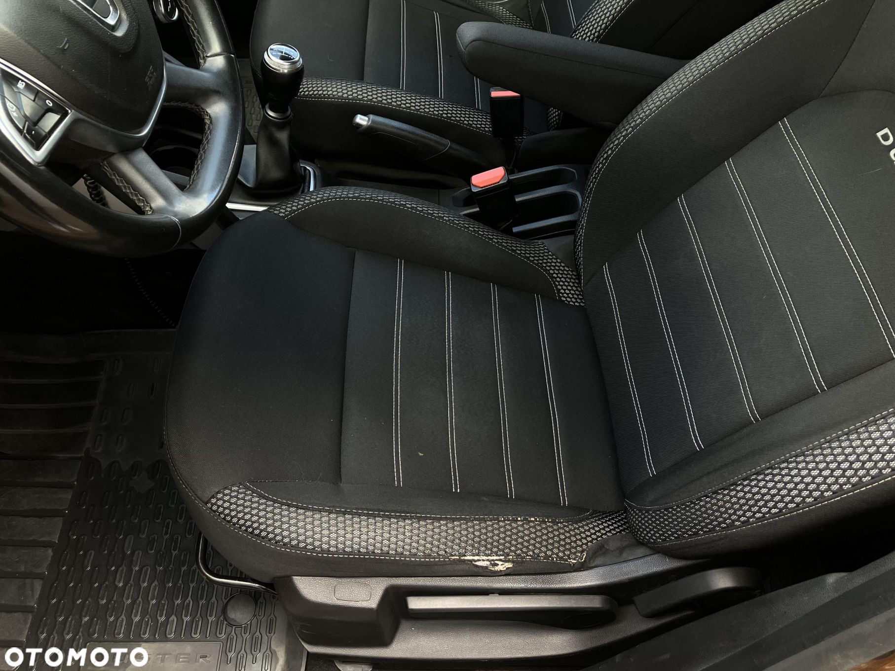 Dacia Duster 1.6 SCe Prestige - 12