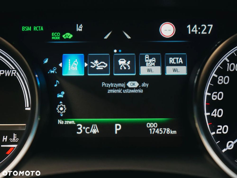 Toyota Camry 2.5 Hybrid Executive CVT - 24
