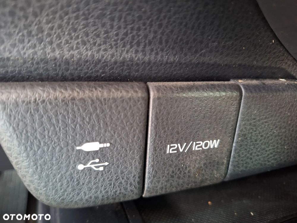 Toyota Camry 2.5 Hybrid Comfort CVT - 39