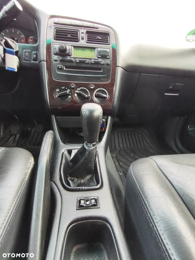 Toyota Avensis 2.0 VVT-i Sol - 25