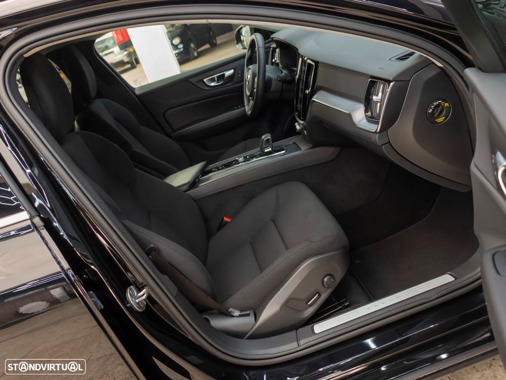 Volvo V60 2.0 B4 Momentum Plus Geartronic - 13