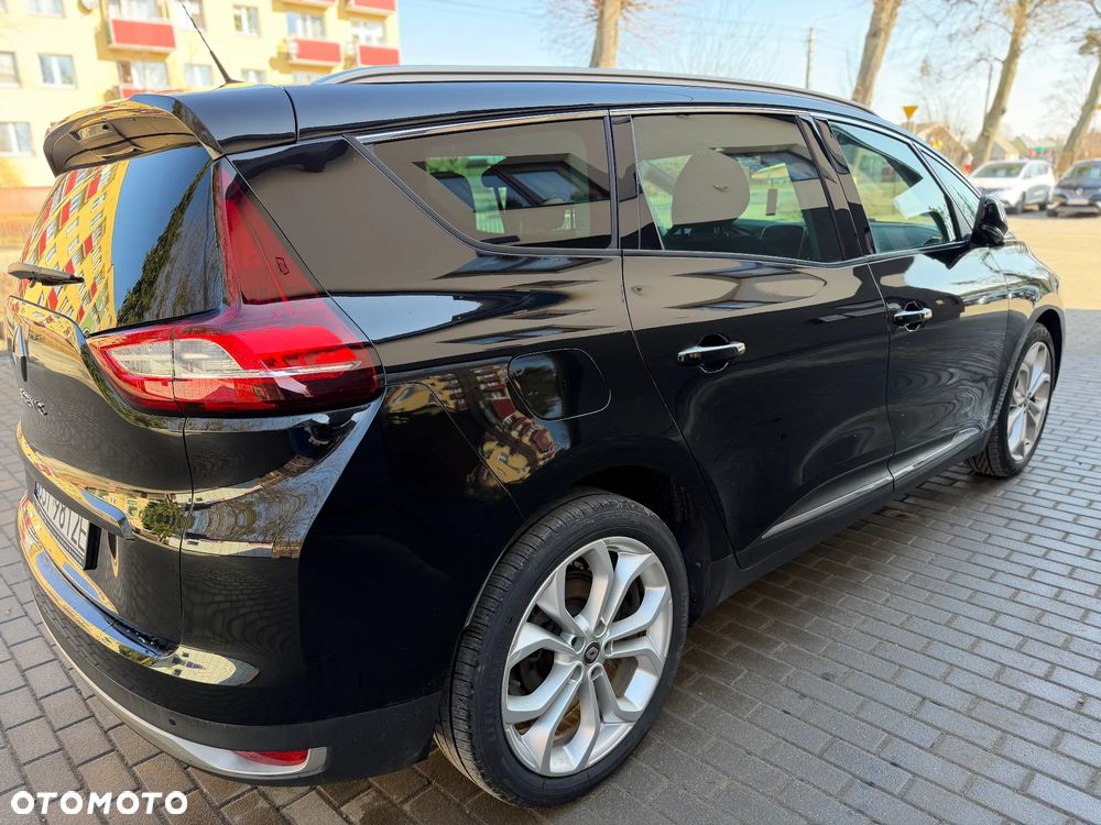 Renault Grand Scenic - 19