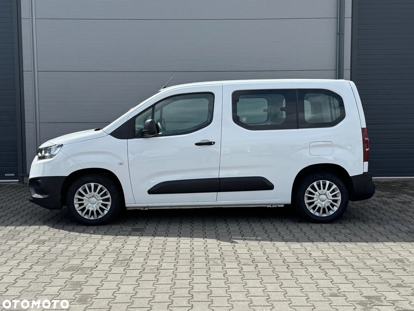 Toyota Proace City Verso 1.2 D-4T Business - 10