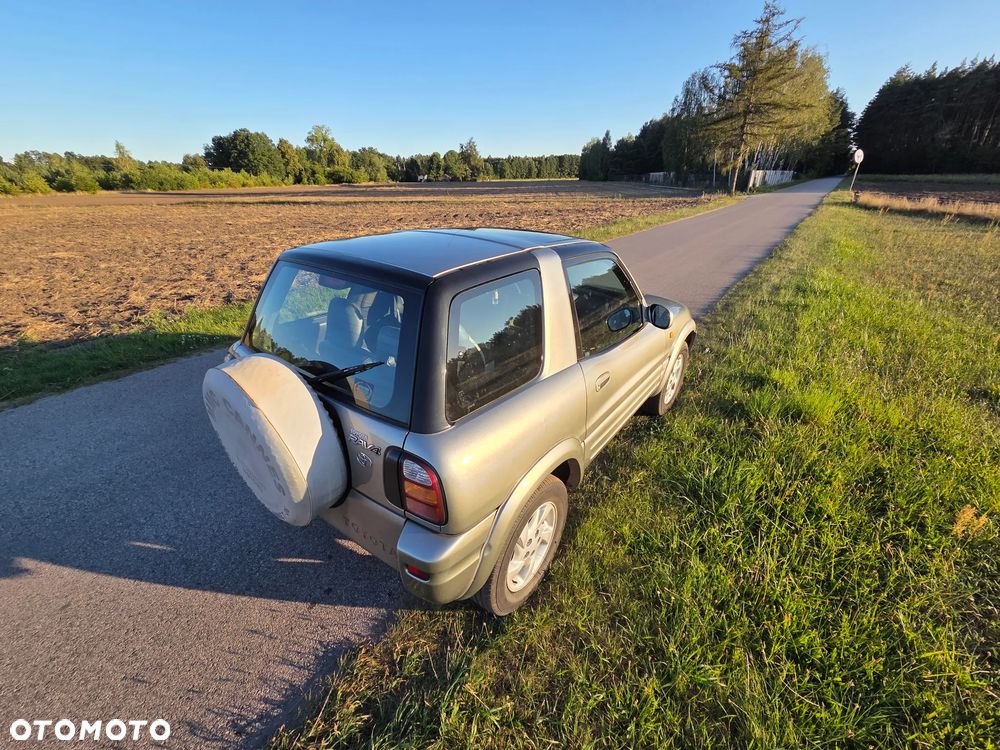 Toyota RAV4 2.0 - 4