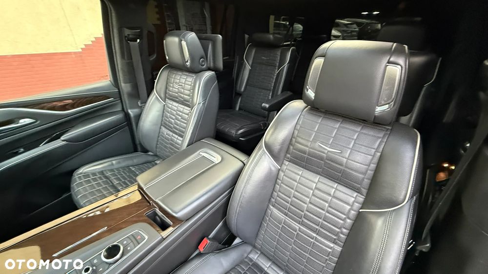 Cadillac Escalade ESV 6.2 V8 AWD AT Platinum - 29