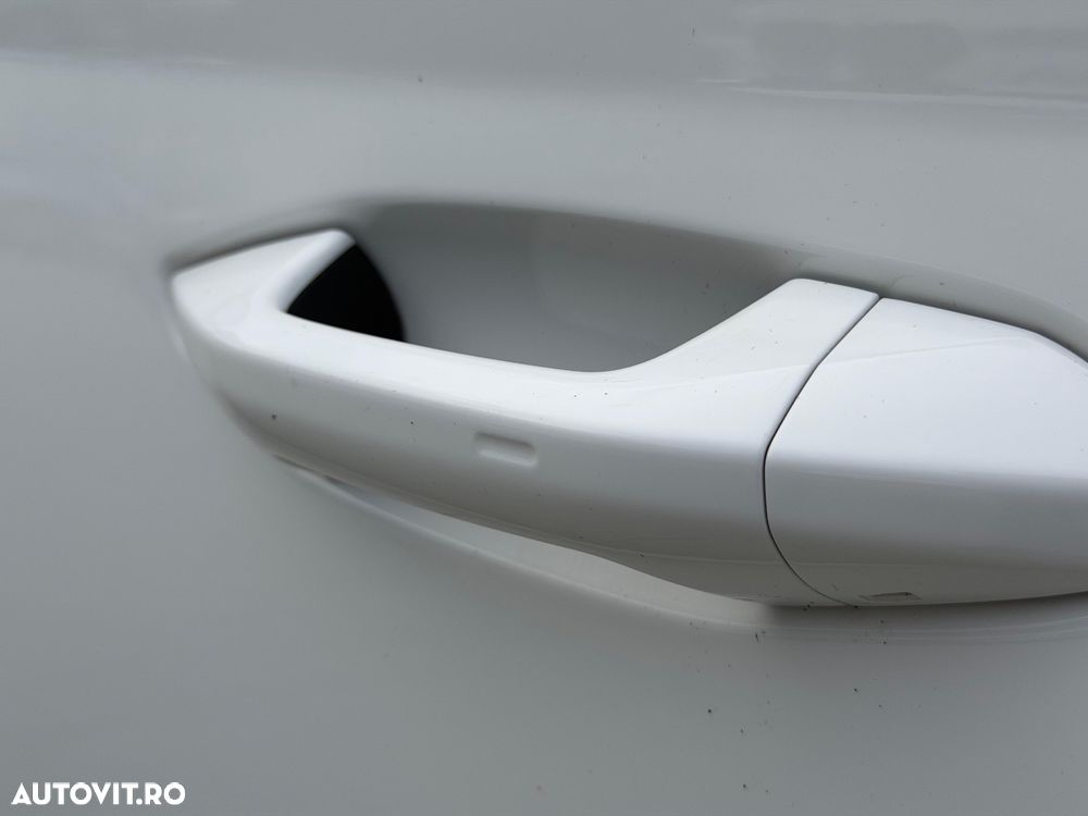 Skoda Octavia 2.0 TDI DSG Edition Plus - 12
