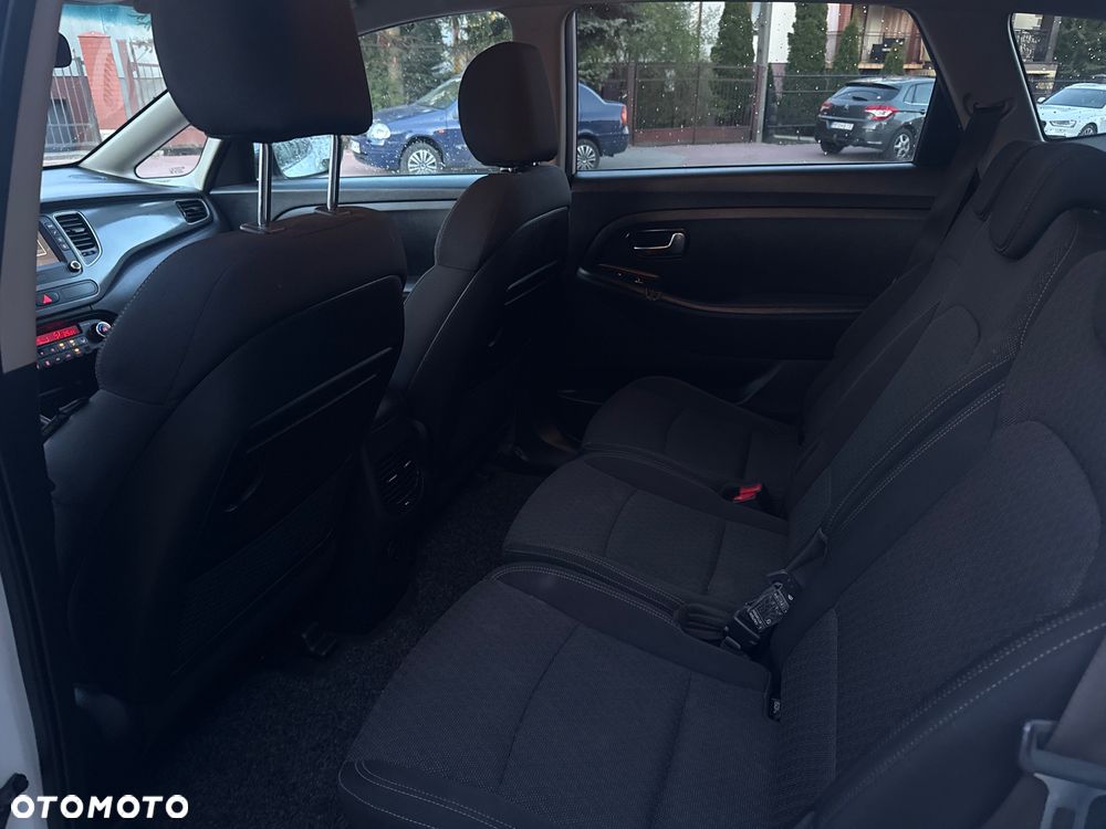 Kia Carens 1.7 CRDi L 7os - 12