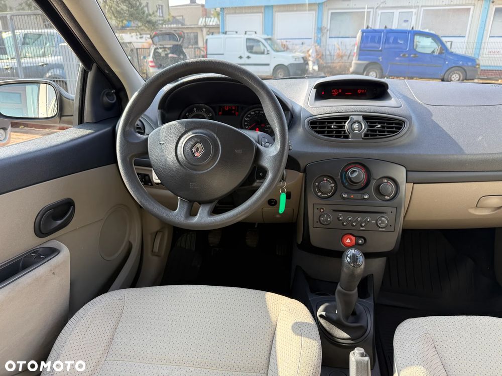 Renault Clio 1.2 16V Confort Dynamique - 26