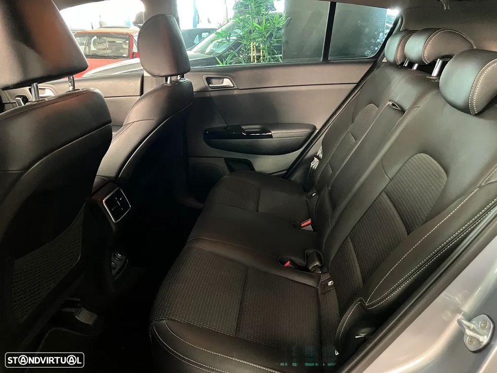 Kia Sportage 1.6 CRDI ISG SX - 16