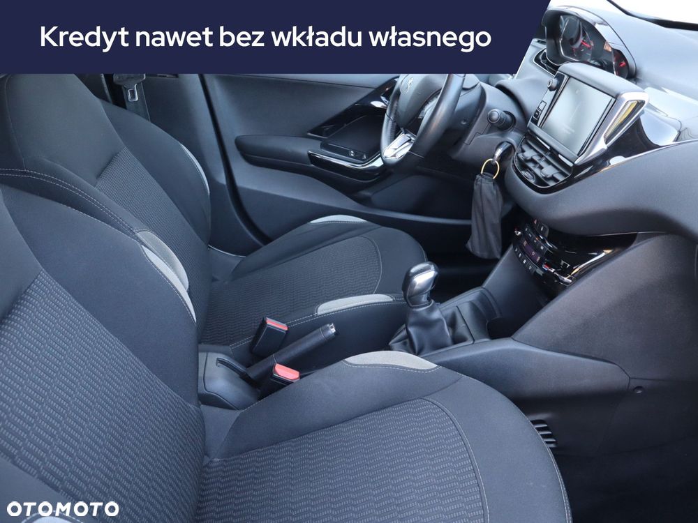 Peugeot 208 - 11