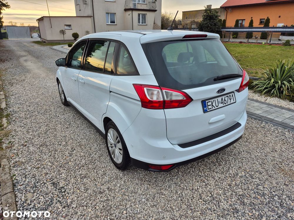 Ford Grand C-MAX - 15
