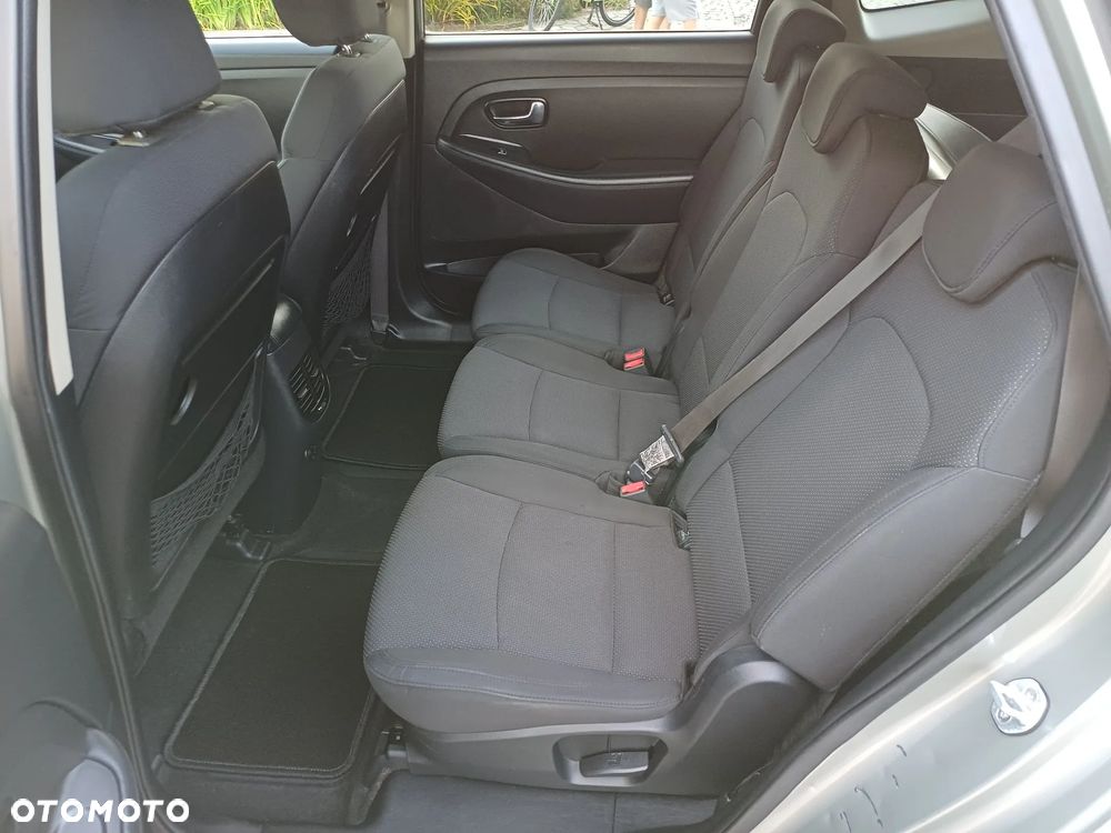Kia Carens 1.7 CRDi S - 26