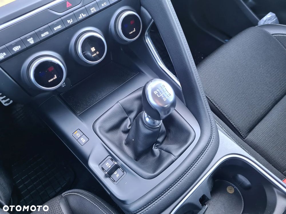 Jaguar E-Pace D150 R-Dynamic - 9