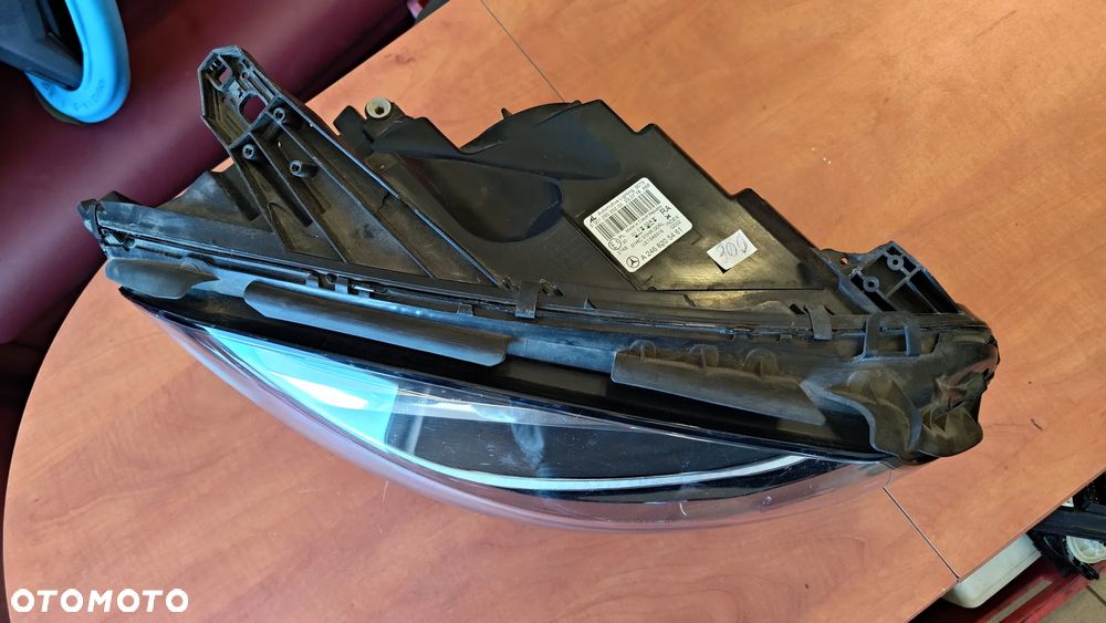 Lampa prawa przód MERCEDES B-KLASA W246 LIFTA2468205461 EU - 2