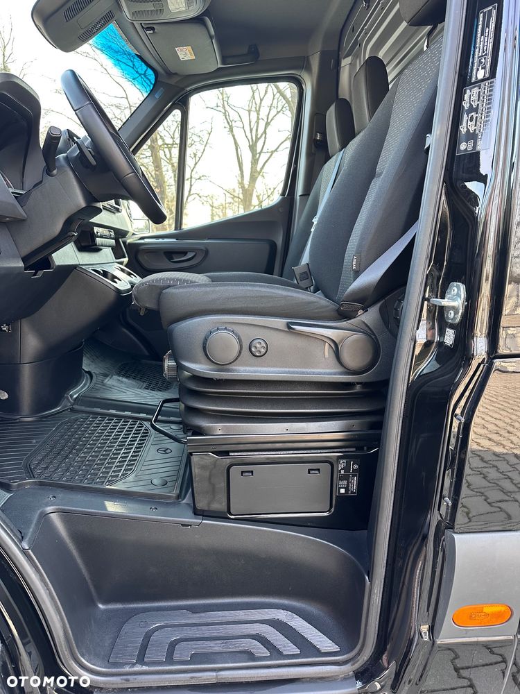 Mercedes-Benz Sprinter - 21