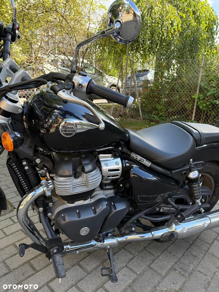 Royal Enfield Super Meteor - 2